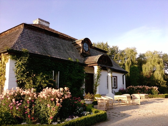 P1723[03] 18-09-11